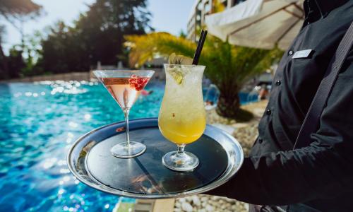 Свисс отель Резорт Сочи Камелия / «Swissotel Resort Sochi Kamelia» Сочи - Фото 36. Бассейн открытый