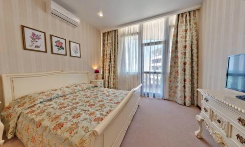 Dolphin Resort by Stellar Hotels Сочи - Фото 20. Люкс 3-местный 2-комнатный (Фирменный, с видом на море и балконом)