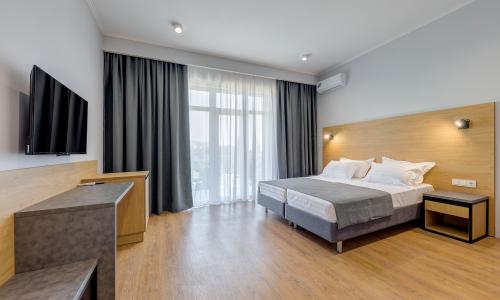 Anemos Hotel Resort / «Анемос Резорт» отель Дивноморское, Геленджик - Фото 17. Люкс 4-местный 2-комнатный