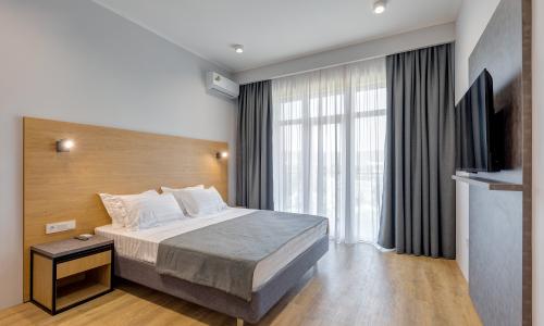 Anemos Hotel Resort / «Анемос Резорт» отель Дивноморское, Геленджик - Фото 16. Люкс 4-местный 2-комнатный