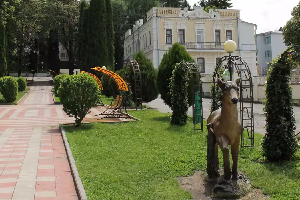 Санаторий Смена Кисловодск - Фото 1. Территория