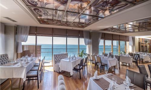 Отель Ribera Resort & SPA Евпатория - Фото 33. Ресторан Oblaka
