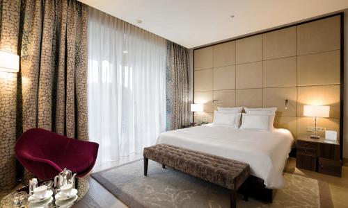 Свисс отель Резорт Сочи Камелия / «Swissotel Resort Sochi Kamelia» Сочи - Фото 76. Номер Signature Suite 2-местный 2-комнатный (с видом на море, с гостиной и с двуспальной кроватью)