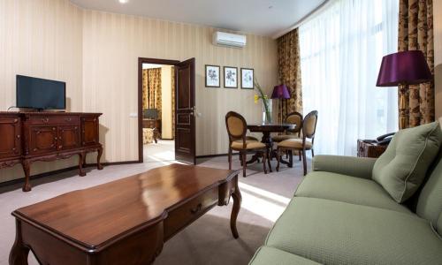 Dolphin Resort by Stellar Hotels Сочи - Фото 32. Апартаменты 2-местный 2-комнатный (с панорамным видом на море)