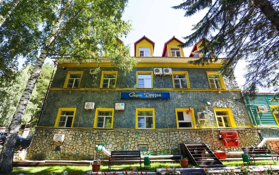 Пансионат Старые друзья Белокуриха - Фото 1. Внешний вид