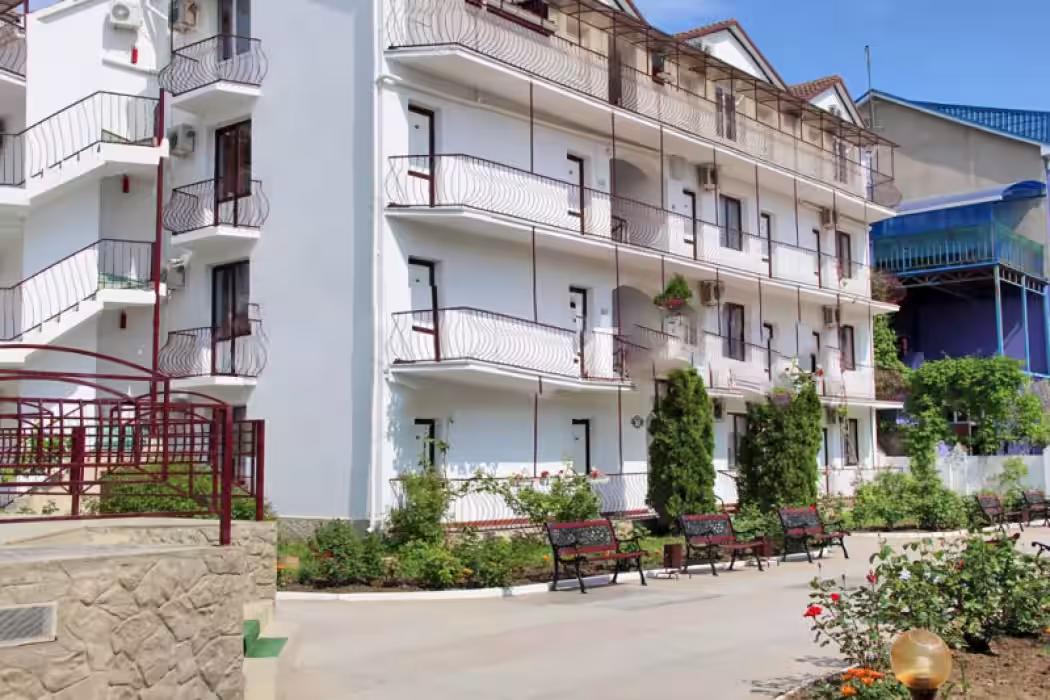 Пансионат Фея 1 SunVillage Джемете, Анапа - Фото 1. Территория