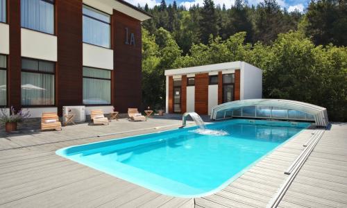 Premium Village Arkhyz﻿ / Премиум Виладж Архыз апарт-отель Архыз - Фото 4. Бассейн