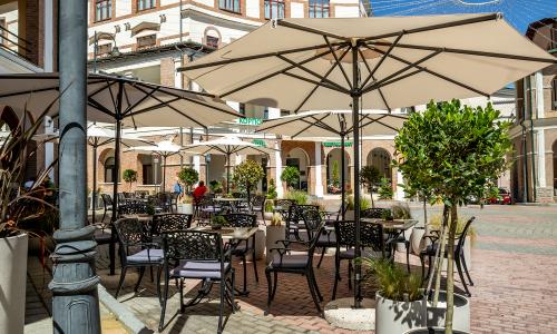 Panorama by Mercure Krasnaya Polyana Эсто-Садок, Сочи - Фото 36. Ресторан ROMA терраса