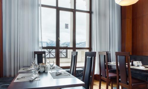 Отель Novotel Resort and spa Krasnaya Polyana Эсто-Садок, Сочи - Фото 24. Ресторан Гриль
