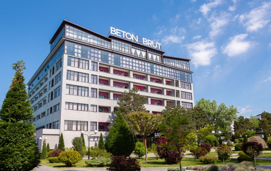 Отель Beton Brut Ultra All Inclusive SPA Витязево, Анапа - Фото 1. Фасад