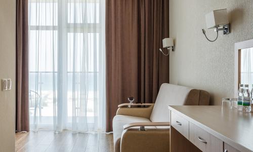 Отель Дель Мар Инн / Del Mar Inn Витязево, Анапа - Фото 68. Люкс 2-комнатный 2-местный (вид на море)