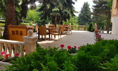 Отель Бристоль Пятигорск - Фото 5. Летняя площадка