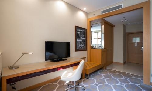 Отель Novotel Resort and spa Krasnaya Polyana Эсто-Садок, Сочи - Фото 47. Супериор 2-местный (вид на двор) КИНГ