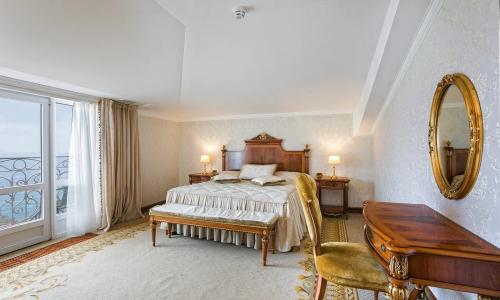 Отель PALMIRA PALACE Ялта - Фото 87. Апартаменты 4-местный 1-комнтаный (Брюссель)