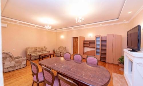 Отель Семейный курорт Евпатория - Фото 85. Апартаменты 4-местные 2-комнатные с кухней (22)