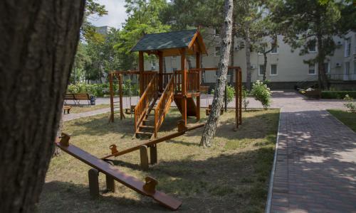 Санаторий Золотой берег Евпатория - Фото 33. детская площадка