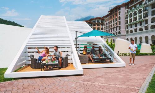 Sochi Marriott Krasnaya Polyana Красная Поляна, Сочи - Фото 41. Открытый бассейн лето