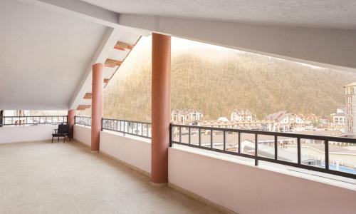 Courtyard by Marriott Sochi Krasnaya Polyana Hotel Эсто-Садок, Сочи - Фото 67. Представительский Люкс 4-местный 3-комнатный