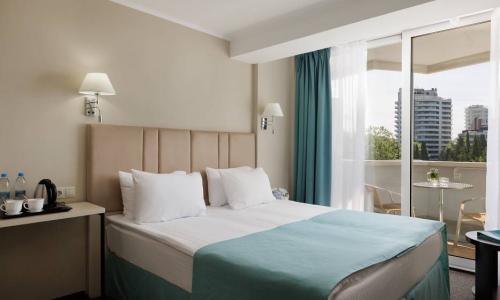 Sea Galaxy Hotel Congress Spa Сочи - Фото 56. Смежный 4-местный 2-комнатный (1 категория)