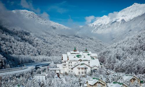 Гранд Отель Поляна Эсто-Садок, Сочи - Фото 9. Внешний вид зима