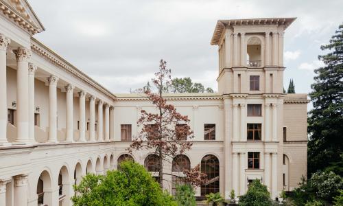 Amra Park-hotel SPA Гагра - Фото 8. Территория