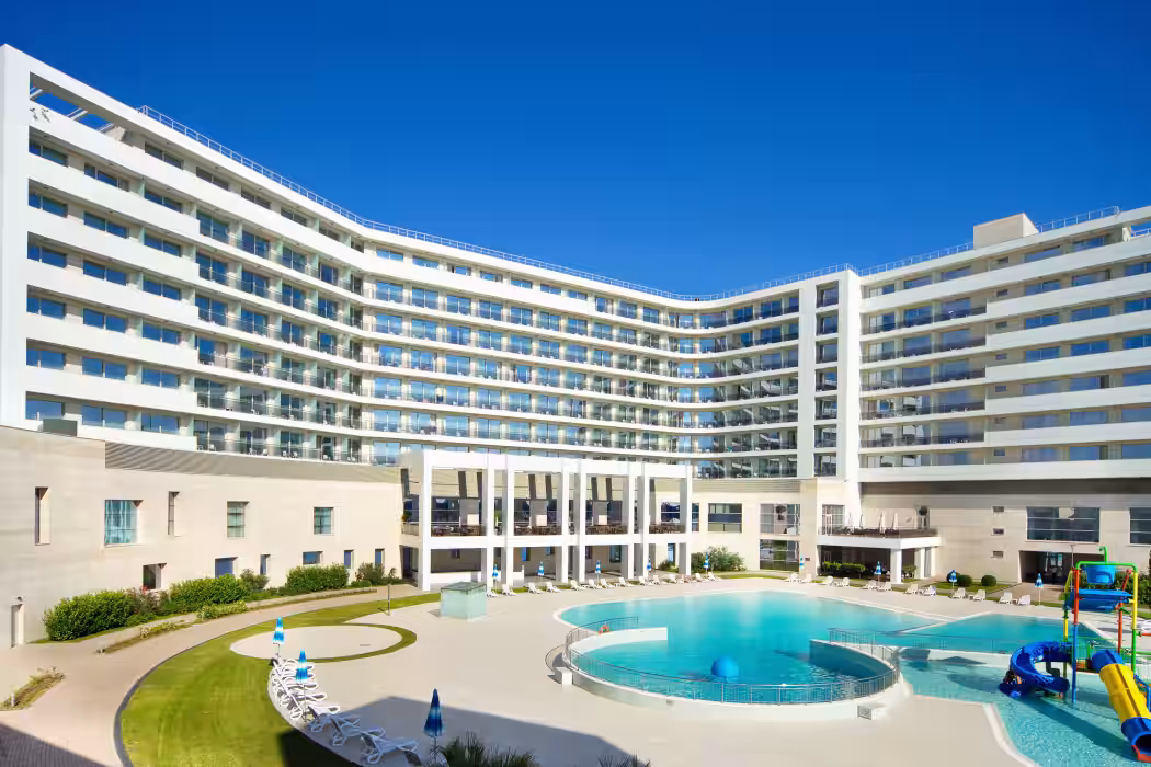 «Mantera Resort Congress 5*» / «Мантера Резорт и Конгресс» отель Сочи - Фото 1. Внешний вид
