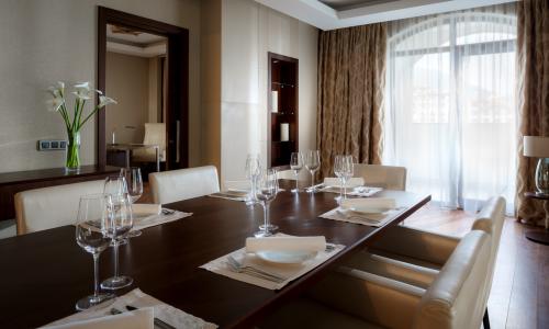 Sochi Marriott Krasnaya Polyana Красная Поляна, Сочи - Фото 130. Люкс 2-местный Президентский (с видом на горы)
