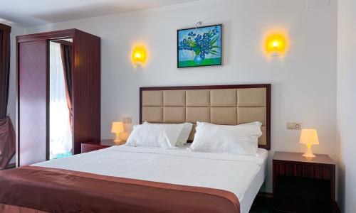WELLNESS Park Hotel (Велнес Парк) Гагра - Фото 62. Сьют 2-местный 2-комнатный (с балконом, без привязки к этажу и виду)