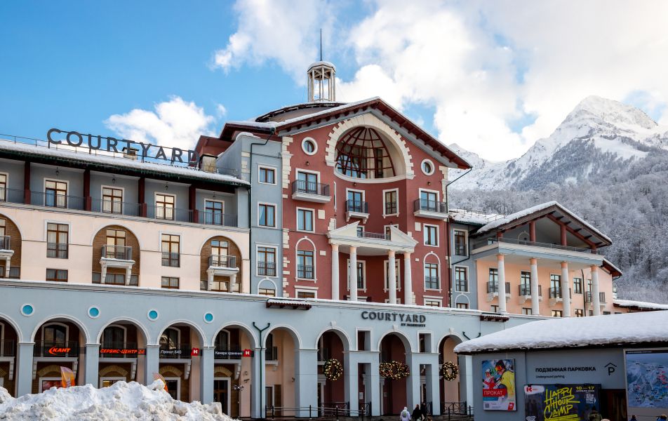Courtyard by Marriott Sochi Krasnaya Polyana Hotel Эсто-Садок, Сочи - Фото 1. Внешний вид