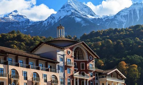 Courtyard by Marriott Sochi Krasnaya Polyana Hotel Эсто-Садок, Сочи - Фото 10. Внешний вид