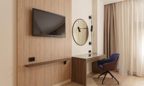 Courtyard by Marriott Sochi Krasnaya Polyana Hotel Эсто-Садок, Сочи - Фото 66. Представительский Люкс 4-местный 3-комнатный