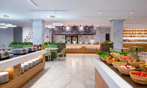 Movenpick Resort SPA Anapa Miracleon Витязево, Анапа - Фото 12. Ресторан Grape