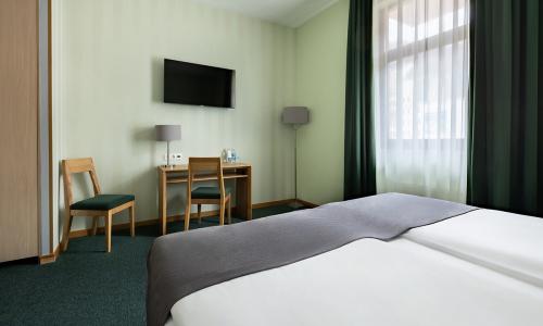 Отель «Tulip Inn» / Тюлип Инн Роза Хутор, Сочи - Фото 18. Стандартный 2-местный (вид на реку)