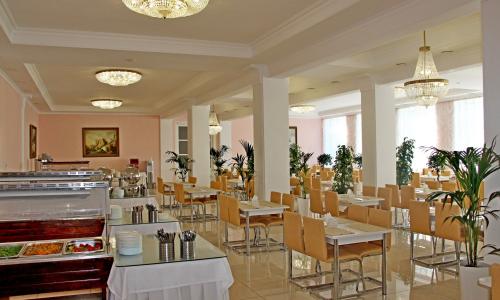 Санаторий Голубая даль Дивноморское, Геленджик - Фото 20. Обеденный зал