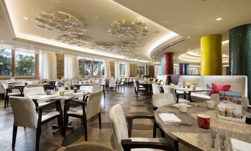 Свисс отель Резорт Сочи Камелия / «Swissotel Resort Sochi Kamelia» Сочи - Фото 16. Кафе "Камелия"