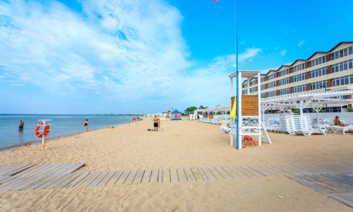Отель Семейный курорт Евпатория - Фото 16. Пляж