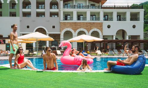 Sochi Marriott Krasnaya Polyana Красная Поляна, Сочи - Фото 37. Открытый бассейн лето