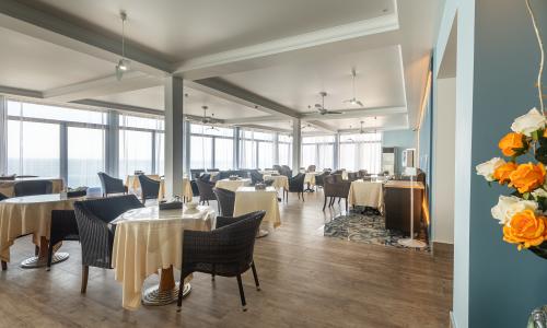 Alex Resort & Spa Hotel Гагра - Фото 28. Ресторан Шведской линии Хемингуэй