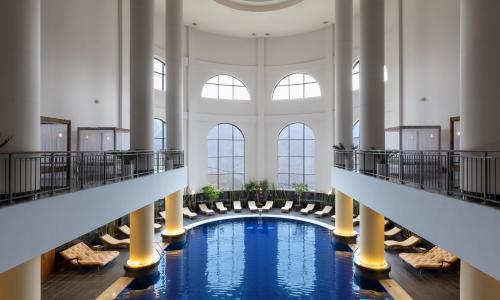 Отель RIXOS Krasnaya Polyana Sochi Эсто-Садок, Красная Поляна, Сочи - Фото 25. Бассейн