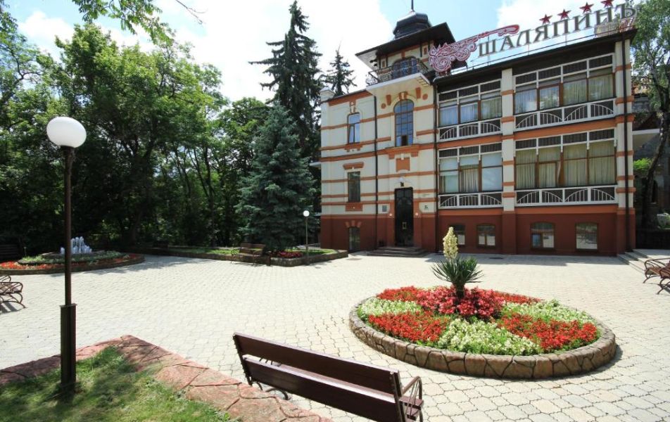 Пансионат Шаляпин Кисловодск - Фото 1. Территория