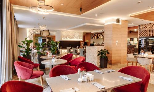 Отель Эрбелия от Васта (ex. Mercure Rosa Khutor) Роза Хутор, Сочи - Фото 18. Ресторан