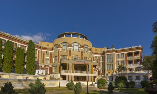 Санаторий им. С.М. Кирова Кисловодск - Фото 7. Территория