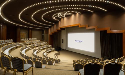 Отель Novotel Fit / Новотель Фит Красная Поляна Эсто-Садок, Сочи - Фото 58. Конференц-зал Амфитеатр