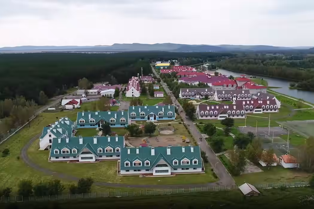 Санаторий Солнечный Тесь - Фото 1. Общий вид