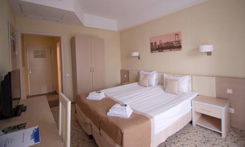 Отель Бридж Фэмили (Bridge Family)