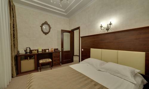 Отель Бристоль