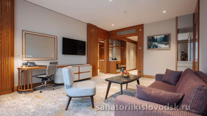Санаторий Источник Кисловодск. 2 местный 2 комнатный Люкс (84 м²)