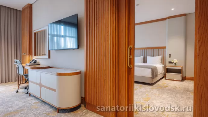 Санаторий Источник Кисловодск. 2 местный 2 комнатный Люкс (84 м²)